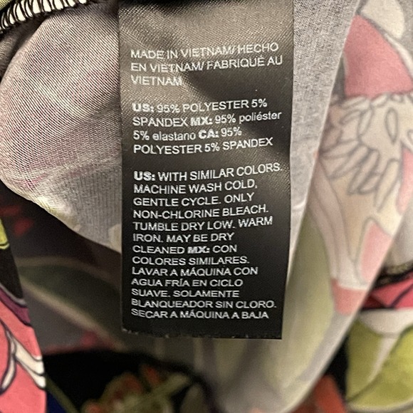 Chicos 00 Top Womens XXS (0-2) Black Tropical Leaves Cruisewear Beach Stretch - Picture 5 of 6